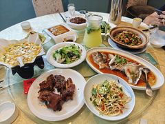 -河畔春天时尚餐厅