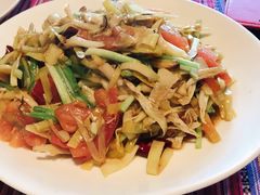 -香巴拉云南餐厅(华莱坞店)