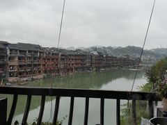 -临江餐馆二楼美食部落