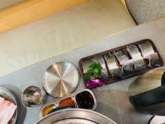 -围炉肉舍•炭烤活鳗•丹东海鲜烤肉(步行街店)