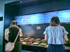 -雍容荟帝王蟹活龙虾展台自助(IFS黑金店)