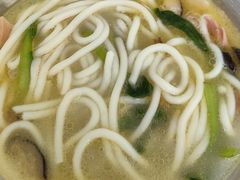 -香巴拉云南餐厅(华莱坞店)