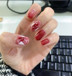 -吉吉靓甲美睫