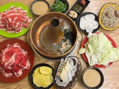 -洞庭洲·防空洞火锅·烧烤·铜锅涮肉(新百广场店)