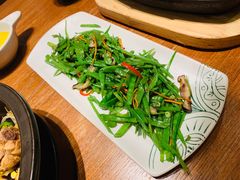 五彩花菇荷兰豆-云海肴·汽锅鸡·云南菜(广安门天虹店)