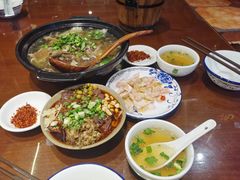 -谢老五跷脚牛肉·非遗传承店