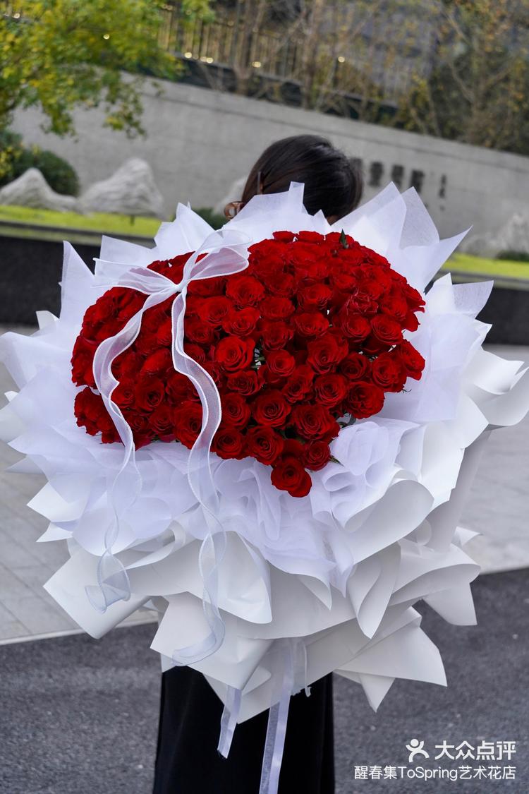 回头率超高的99朵红玫瑰,还是 img class="emoji-img" src="data