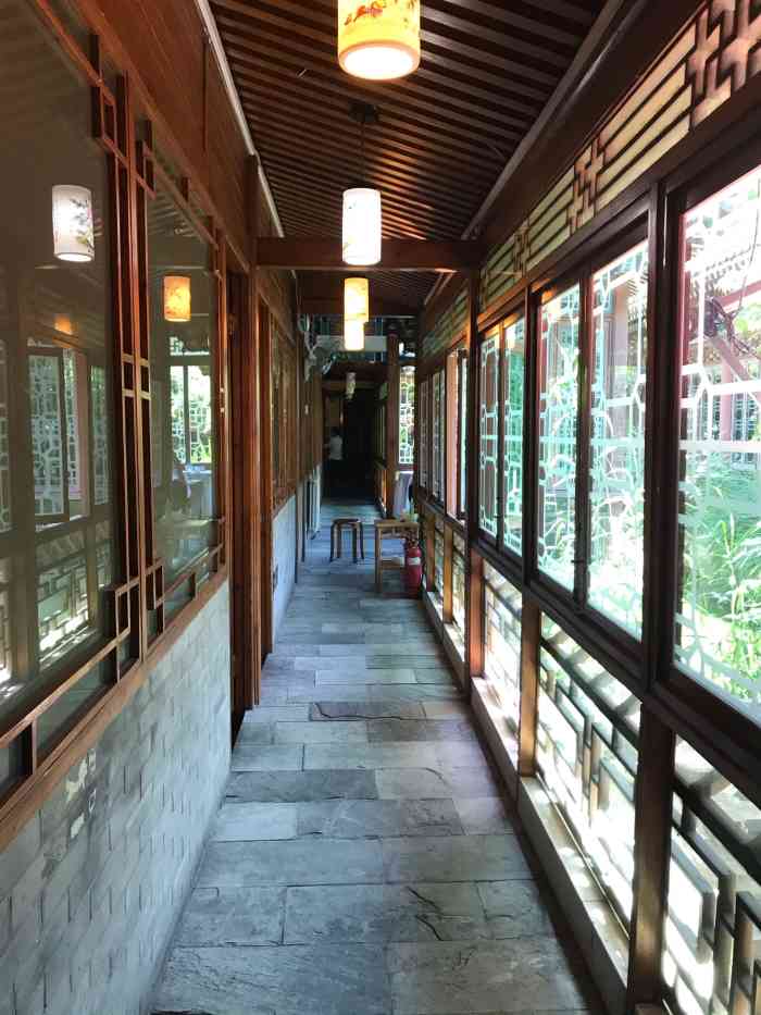 万绣园鱼鲜馆(总店)-"菜品挺好吃,以鱼为主.环境特别幽静,适.