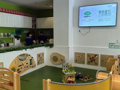 -乐融婴幼儿成长中心(四季青校区)
