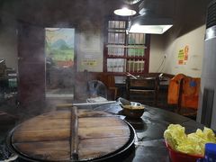 大堂-潭州老友灶台鸡·竹屋老灶(光明E城店)