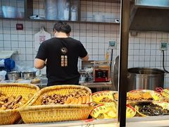 面包甜点陈列柜-卤个锤子(河马公园店)