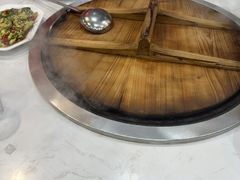 -鲁员外地锅鸡地锅鱼(古墩路店)