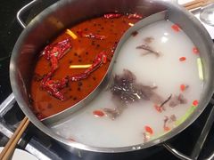 鸳鸯锅-鼎盛山海火锅(北戴河刘庄夜市老虎石浴场店)