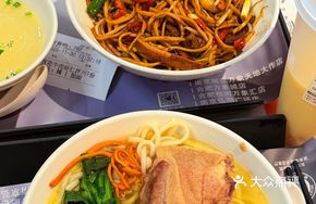 Signature Cordyceps Chicken Leg Noodles