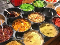 -爆炸头阿姨小四川正宗川味小吃(无任何分店)