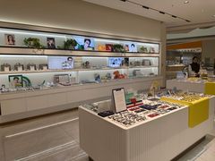 -J-Optical佳视明眼镜·蔡司视觉(青岛金茂览秀城店)