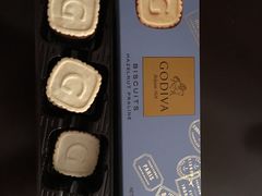 -中免(澳门机场免税店)