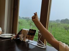 -Chom Cafe and Restaurant