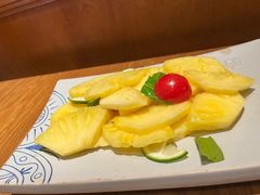 青柠檬拌鲜菠萝-云海肴·汽锅鸡·云南代表菜(天山百盛优客店)