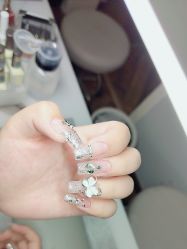 -小黑瓶美甲美睫