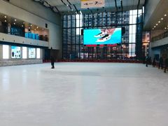 -冰纷万象滑冰场(赣州华润万象城店)