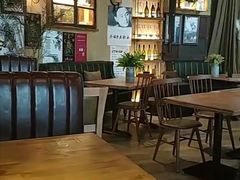-临界音乐酒馆·小龙虾·江湖菜(华熙LIVE·鱼洞店)