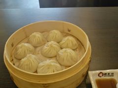 -新龍袍蟹黄汤包(南京东路店)