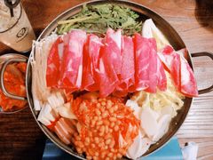 部队锅-MI WU FACTORY米屋美食工厂餐厅(绿地店)