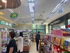 -全家便利店(沪太路三店)