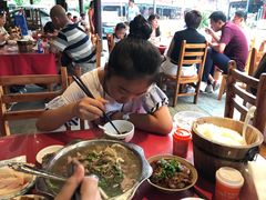 -谢老五跷脚牛肉·非遗传承店