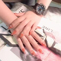 -桃子的美甲店