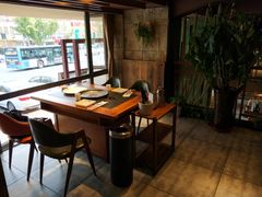 靠窗位-马路边上·小海鲜烧烤(八一路店)