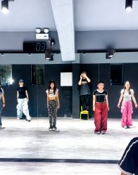 点击看大图 -CASTER跳舞俱乐部