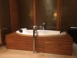 -青岛香格里拉·氣水疗中心