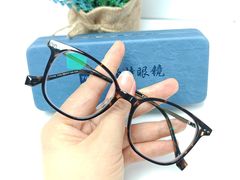 -罗伯特眼镜·蔡司官方授权(罗湖国贸店)