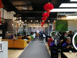 -FRIDAY星期五专业美发沙龙