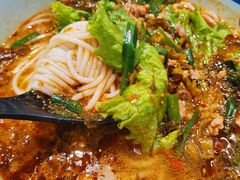 云南小锅米线-花馬肆.云南过桥米线(汉神购物广场现场熬汤店)