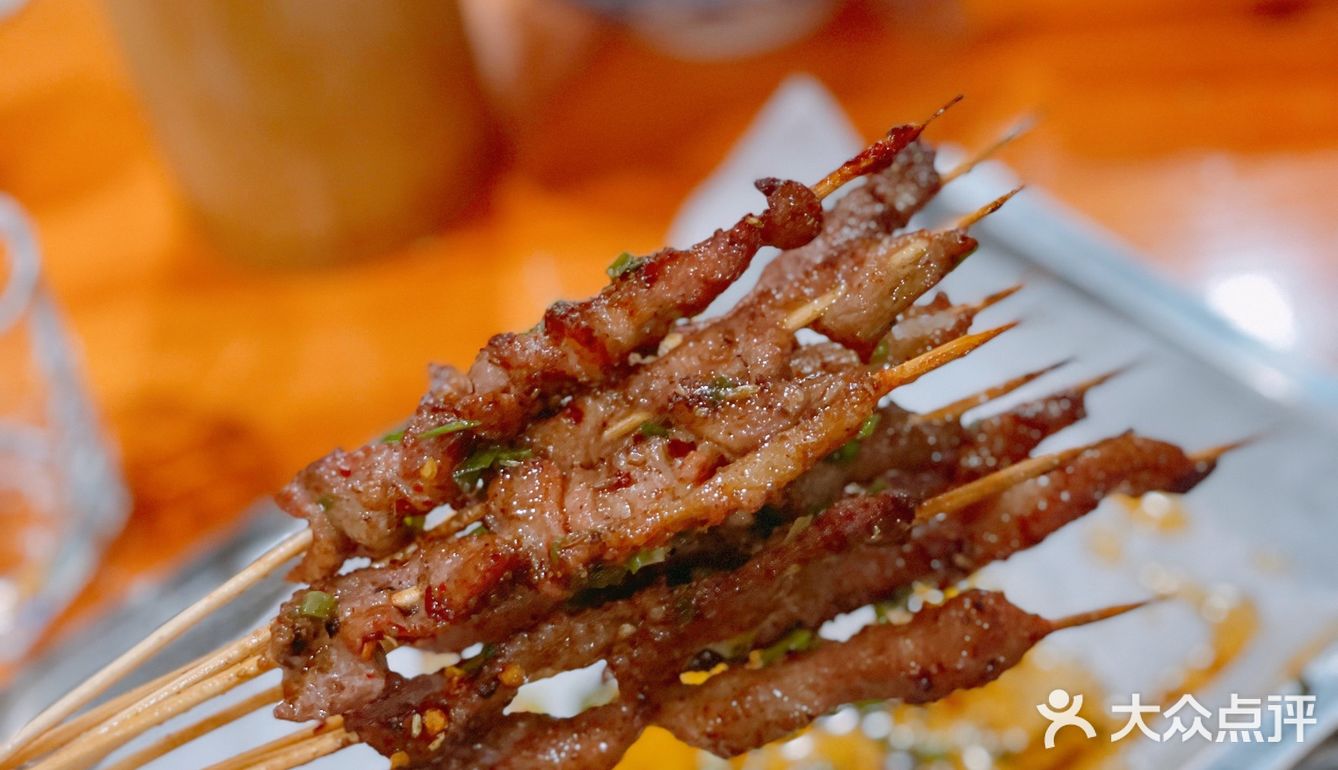 装修一般，招牌猪肉串的味道顶呱呱！