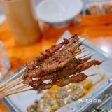 装修一般，招牌猪肉串的味道顶呱呱！