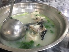 豆腐鱼头汤-红星光发煲仔饭(大石街店)