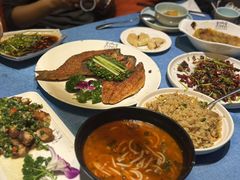 -香巴拉云南餐厅(华莱坞店)