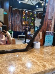 -PE SALON