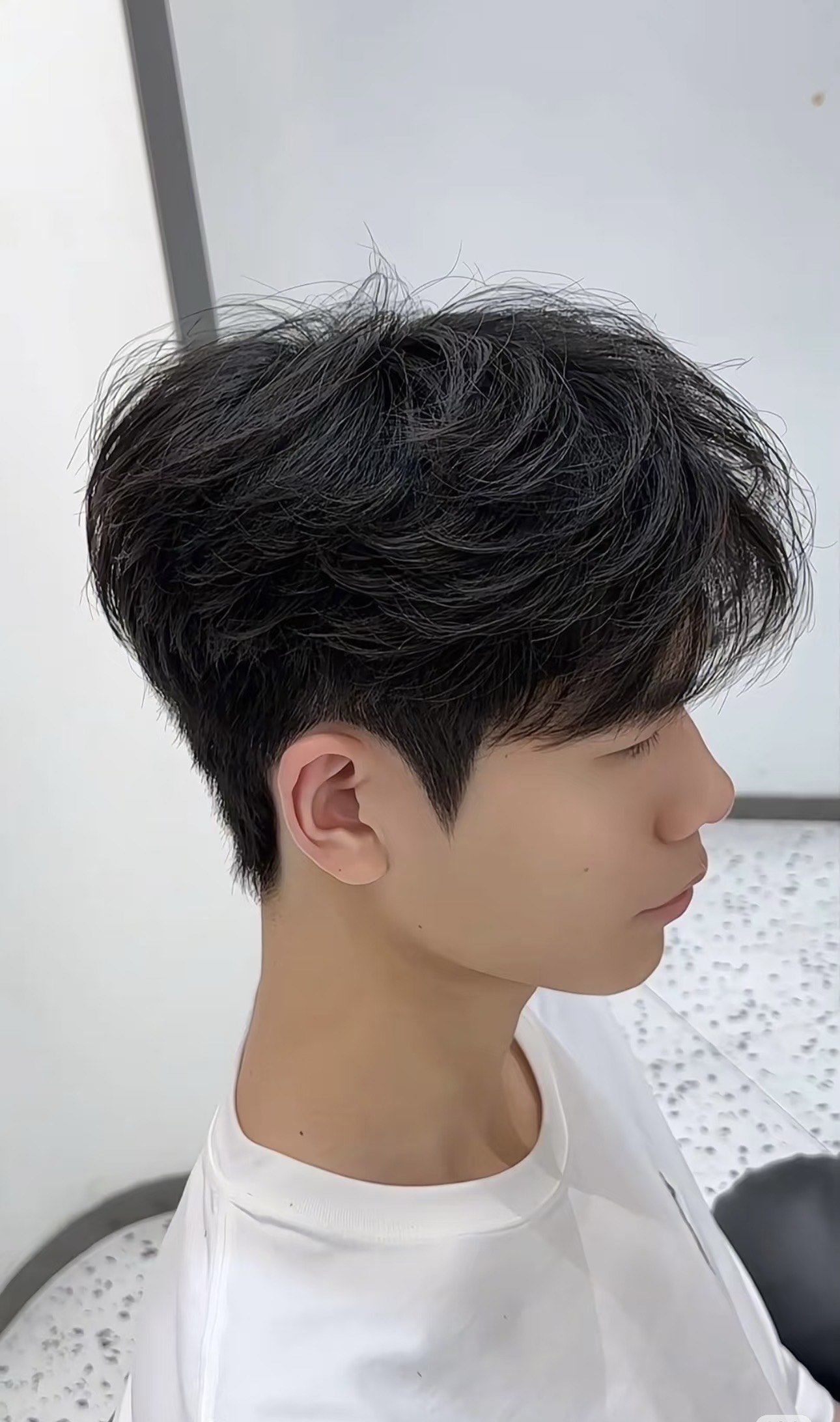 适合发量少的男生发型 简单又好看的发