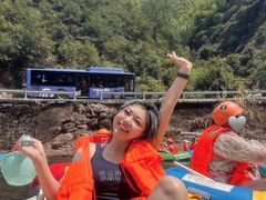 -安吉龙王山峡谷漂流