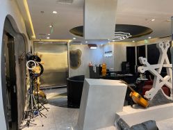 -TOP HAIR SALON