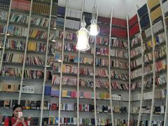 -钟书阁(松江泰晤士小镇店)