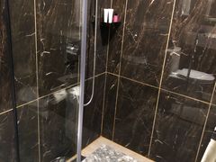 -潮岸酒店(广州琶洲会展广州塔店)