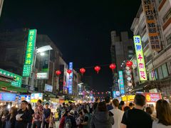 -六合夜市