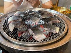 -围炉肉舍•炭烤活鳗•丹东海鲜烤肉(步行街店)