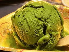 -雍容荟帝王蟹活龙虾展台自助(IFS黑金店)